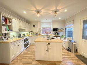 Lower Park Road- click for photo gallery